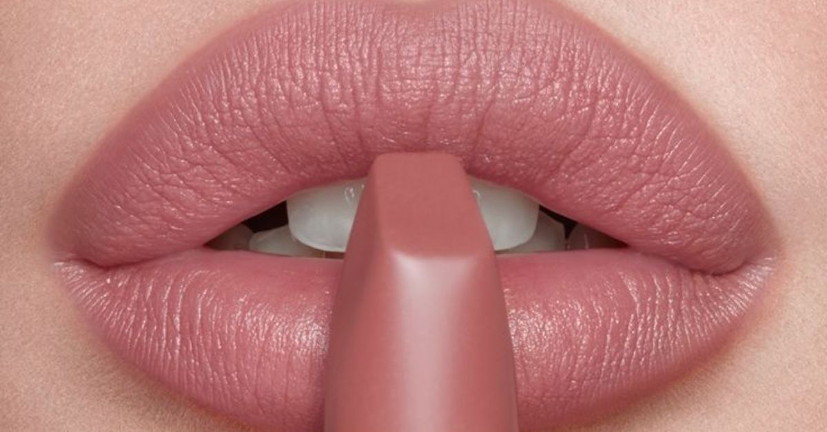 lipstick shade : Nude Pink 